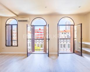 Terrassa de Apartament de lloguer en  Madrid Capital amb Aire condicionat, Calefacció i Balcó