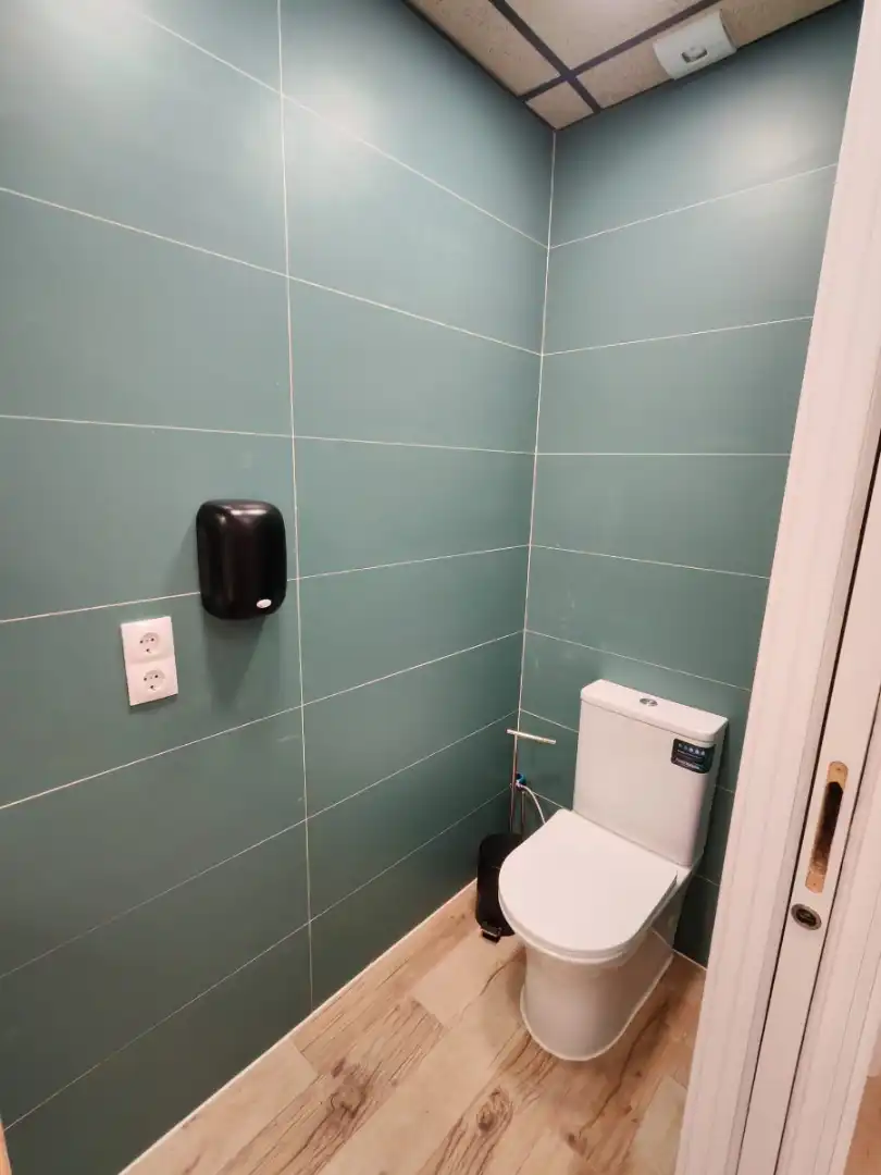 Badezimmer von Geschaftsraum zur Miete in Lliçà d'Amunt mit Klimaanlage, Heizung und Terrasse