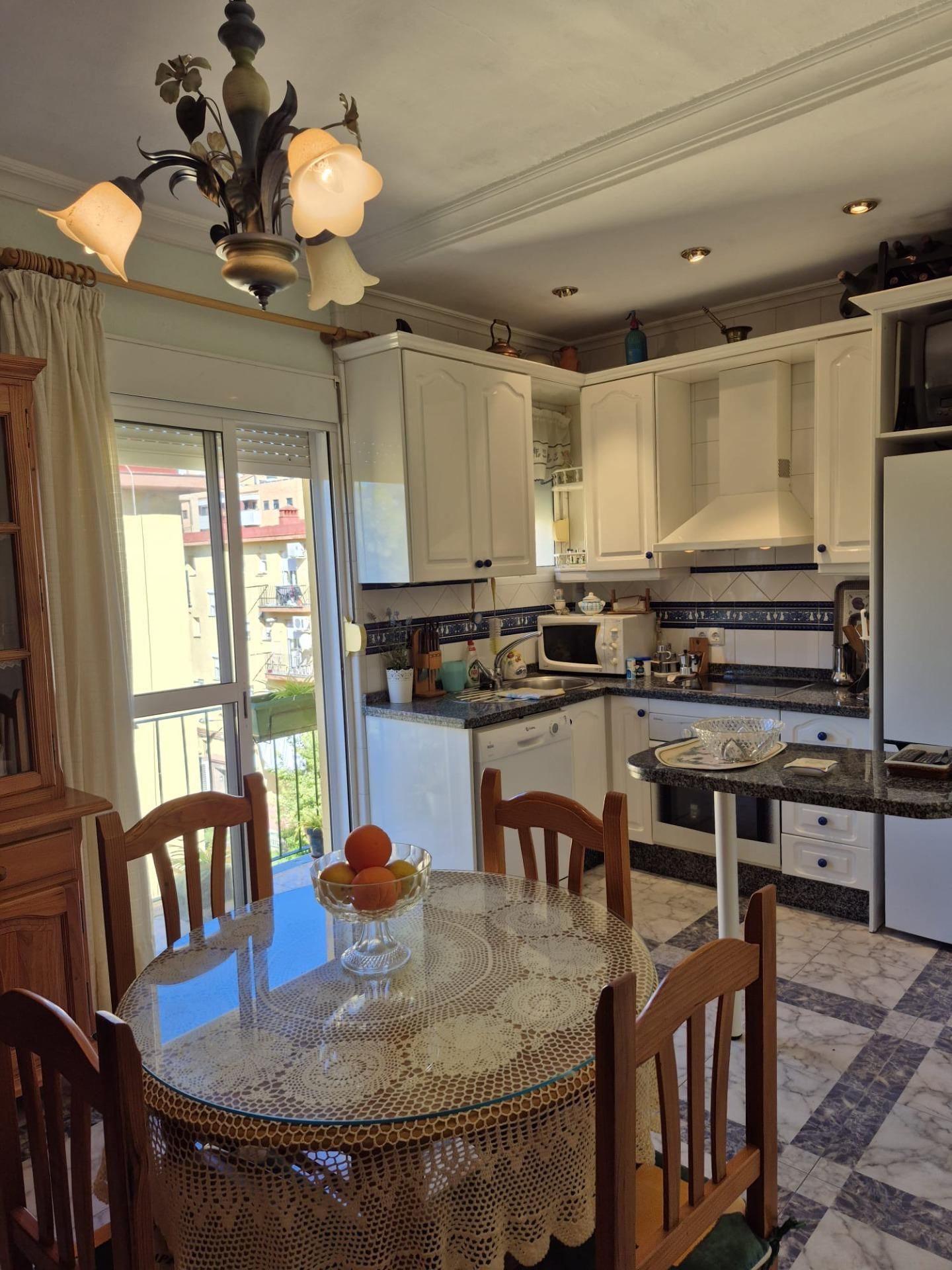 Kitchen of Flat to rent in  Sevilla Capital