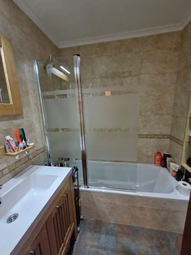 Baño de Piso de alquiler en Derio con Calefacción, Parquet y Amueblado