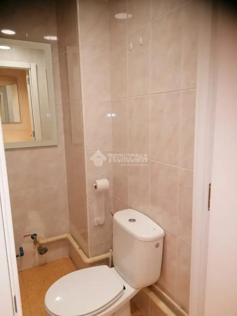 Bany de Local en venda en Móstoles amb Aire condicionat