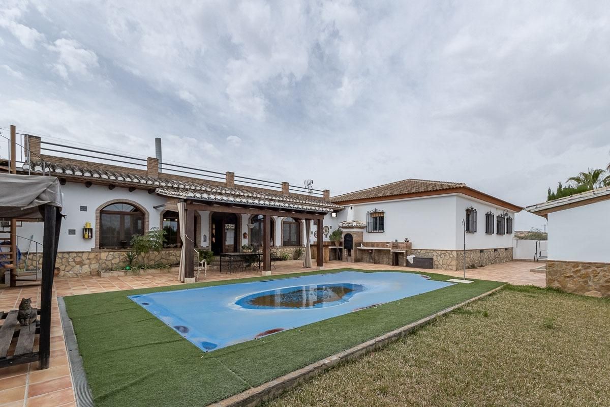 Garden of Country house for sale in Moraleda de Zafayona  with Air Conditioner, Heating and Private garden