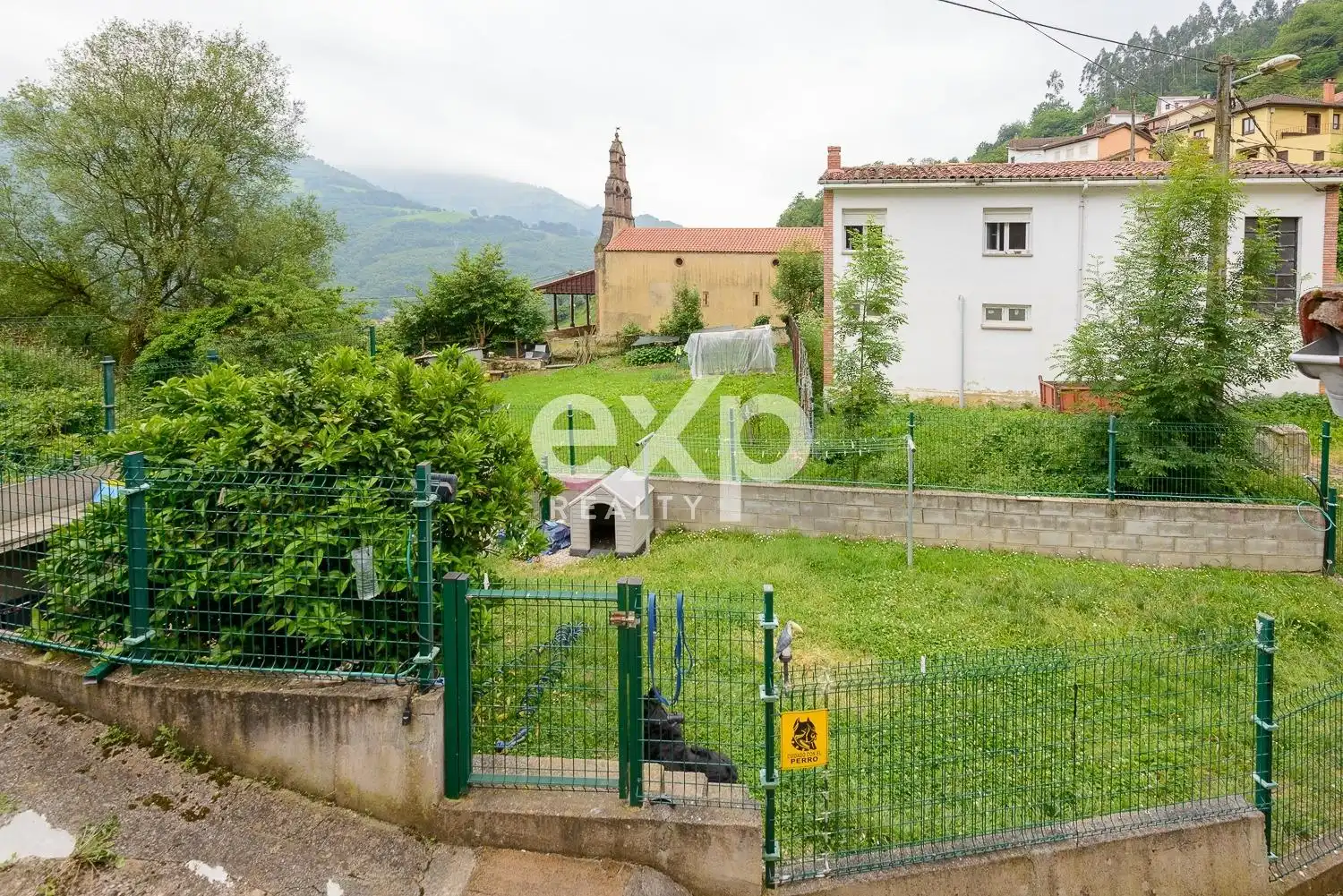 Casa o xalet en venda en Lena amb Calefacció, Jardí privat i Terrassa