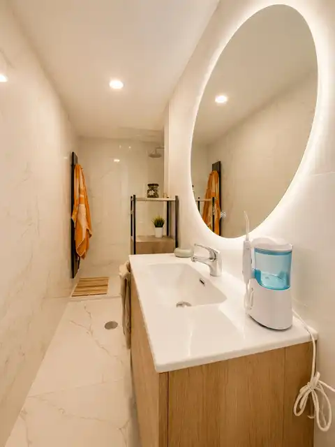 Bathroom of Flat for sale in Madrid  with Heating, Parquet flooring and Oven