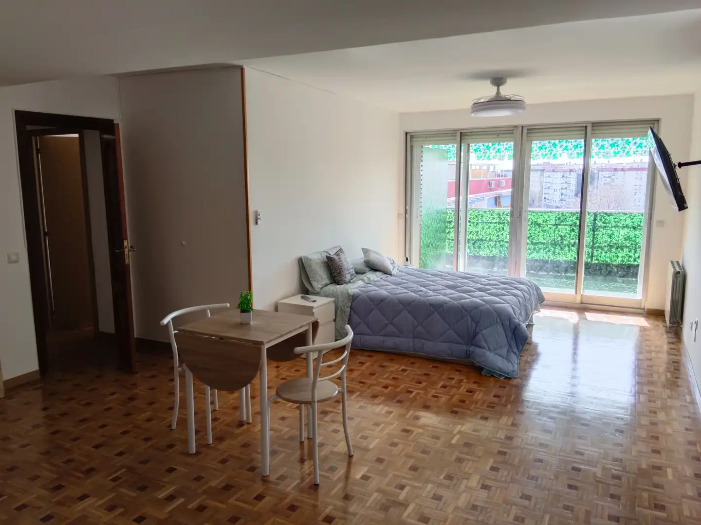 Habitación en Calle Pintor Velazquez, Norte - Universidad
