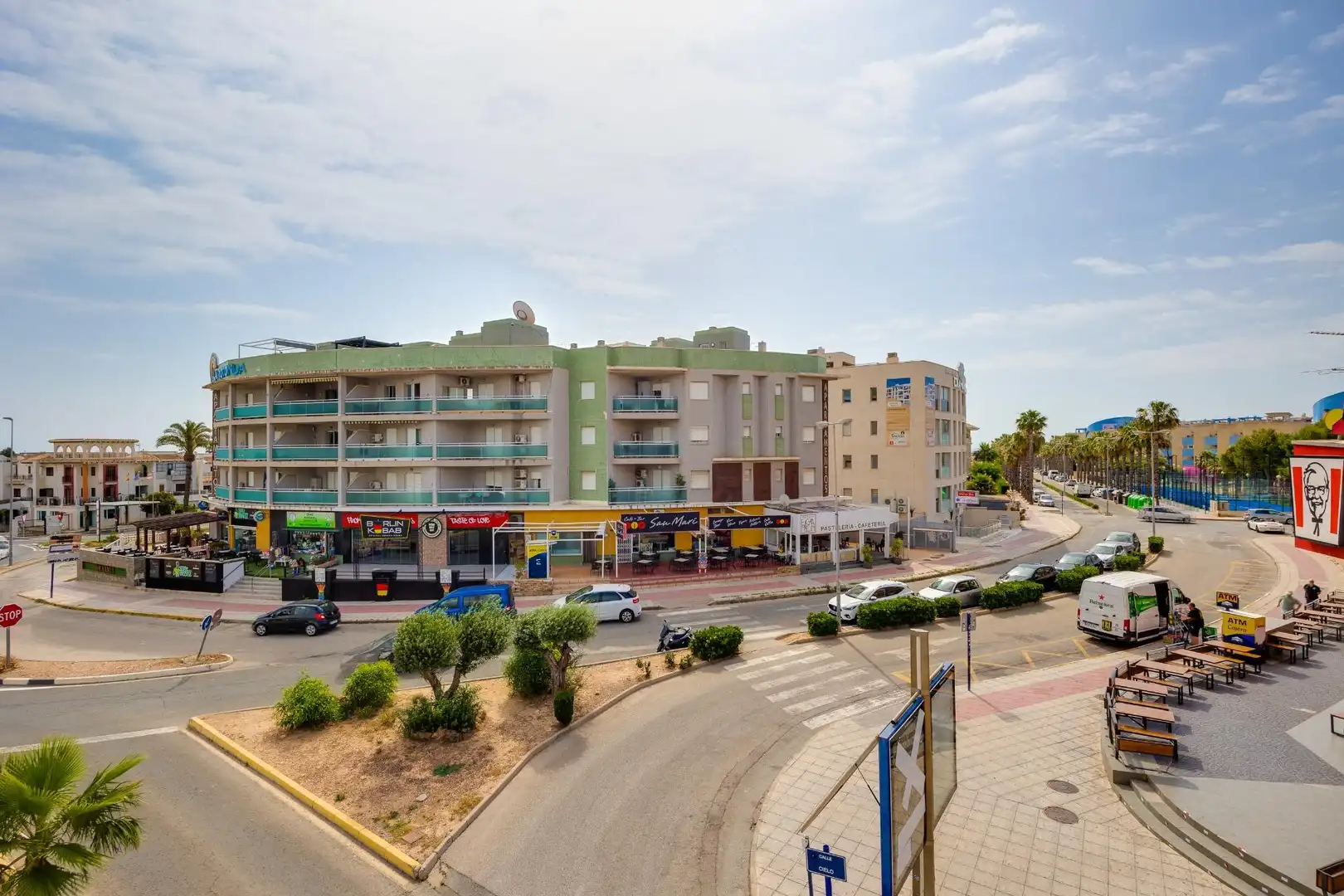 Vista exterior de Piso en venta en Orihuela con Aire acondicionado, Amueblado y Piscina comunitaria