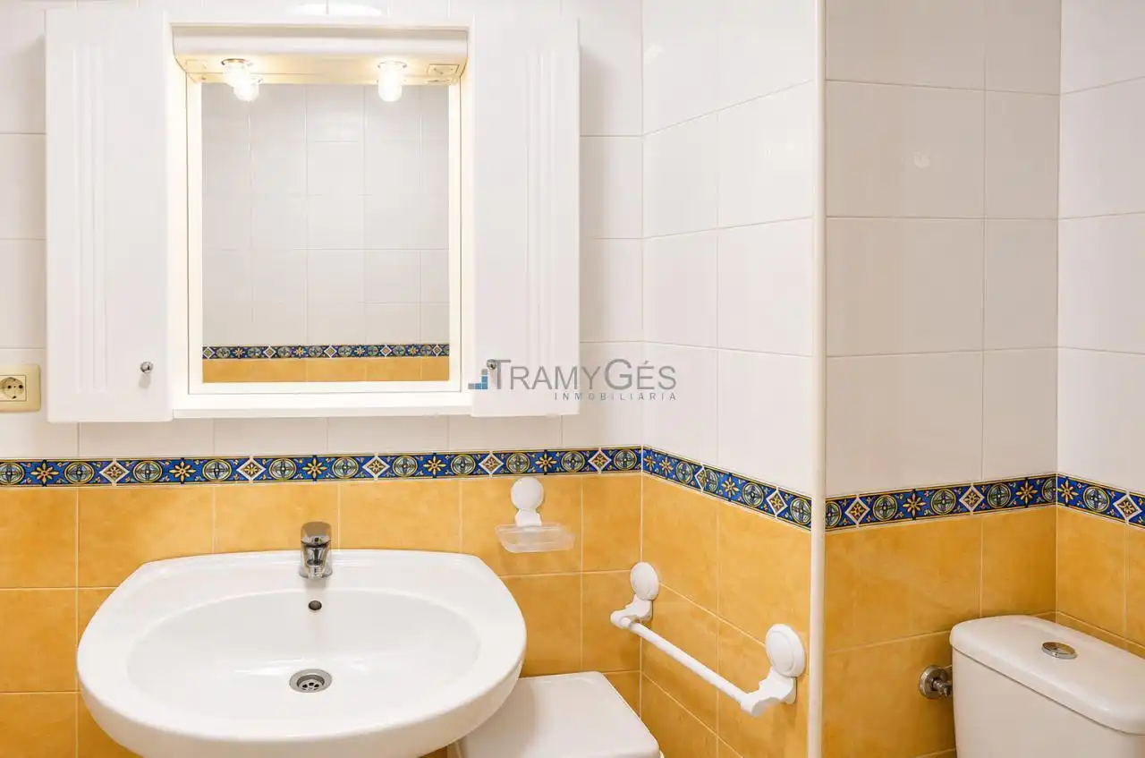 Badezimmer von Wohnung zur Miete in Tomiño mit Heizung und Möbliert