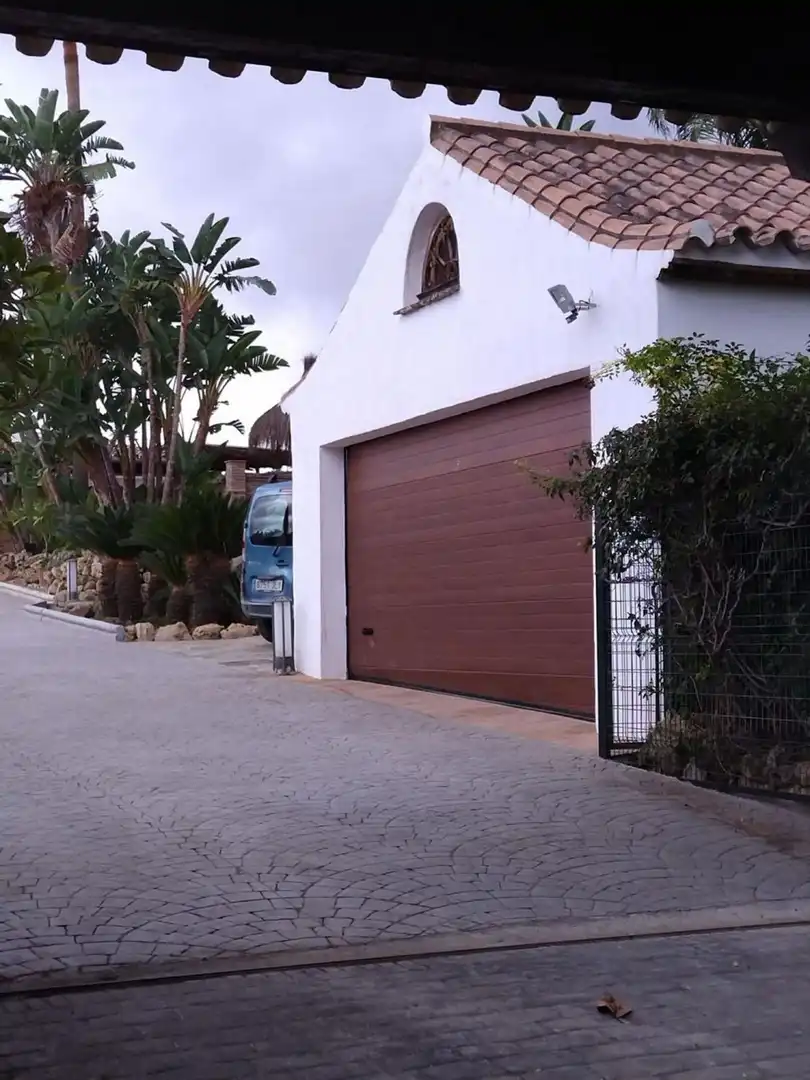 Vista exterior de Casa o xalet en venda en Estepona