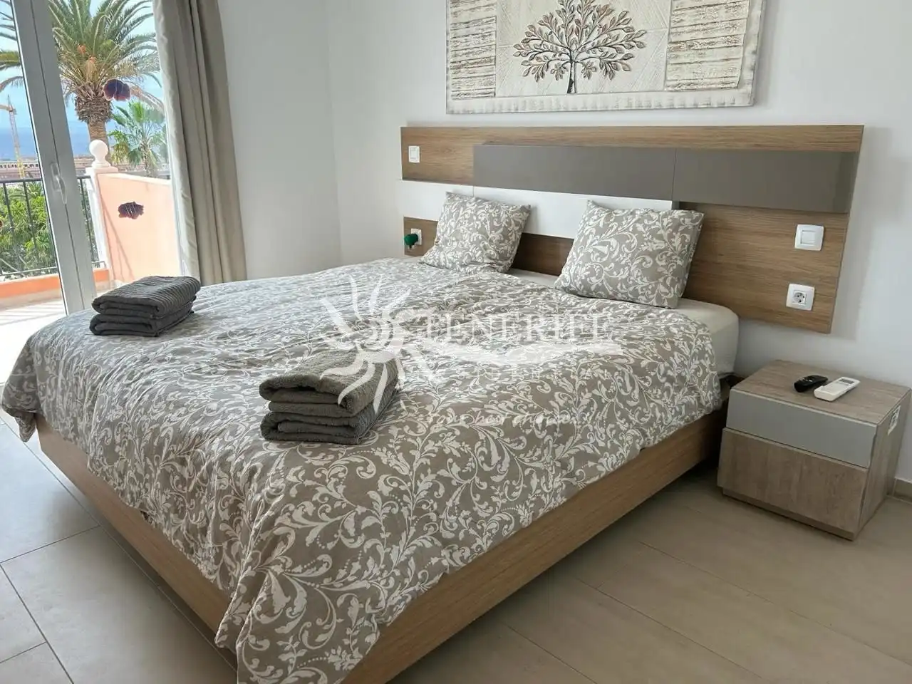 Dormitori de Casa o xalet en venda en Adeje amb Aire condicionat, Terrassa i Moblat