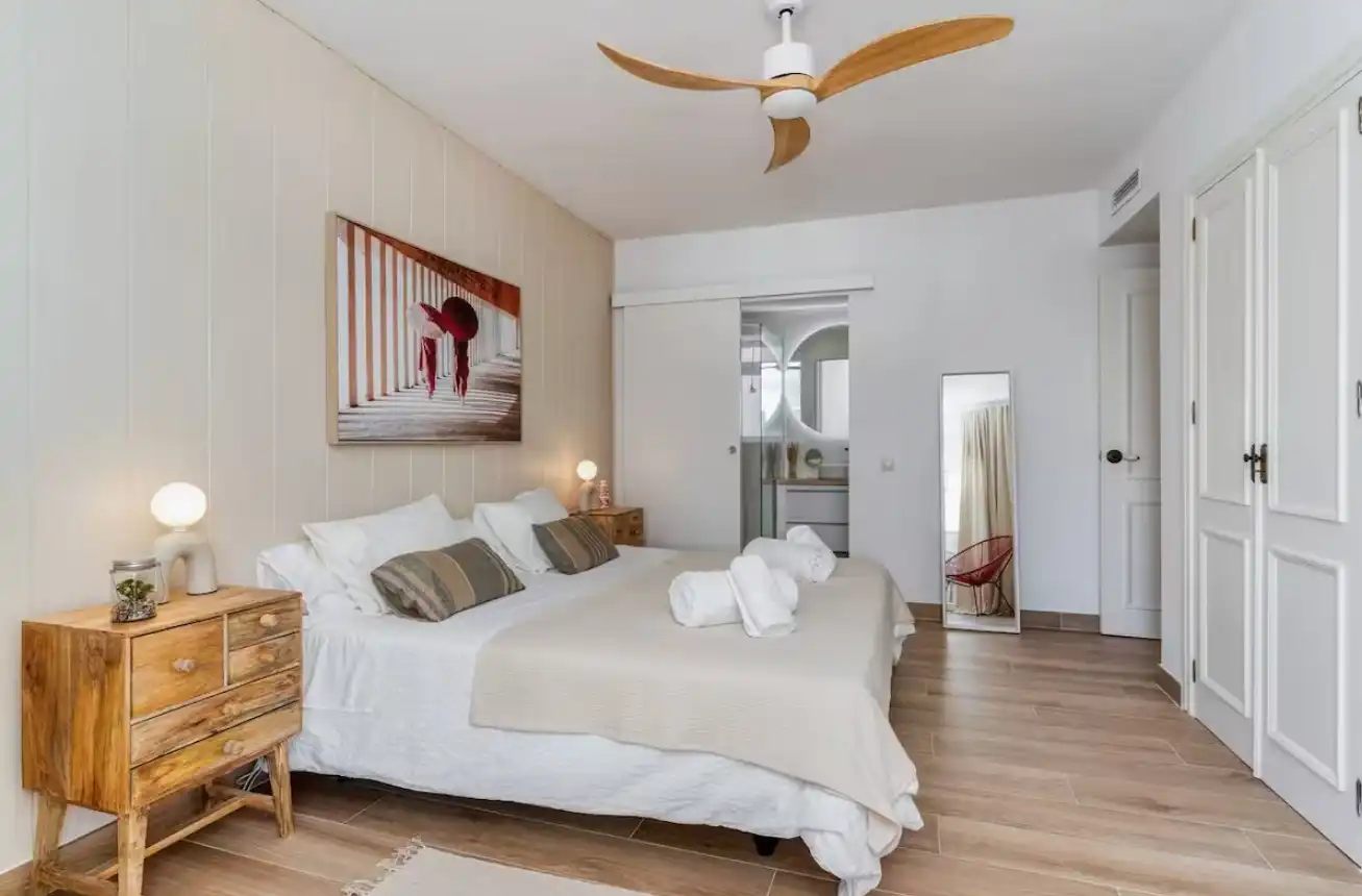 Apartments for rent in Avenida Severo Ochoa, 16, Playa Bajadilla - Puertos
