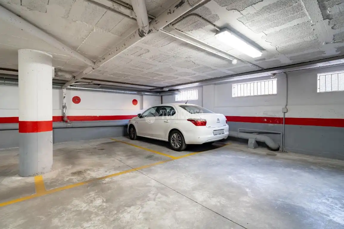 Parking de Piso en venta en Granada