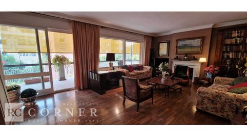 Foto 2 de Pis en venda a Nena Casas, Les Tres Torres, Barcelona