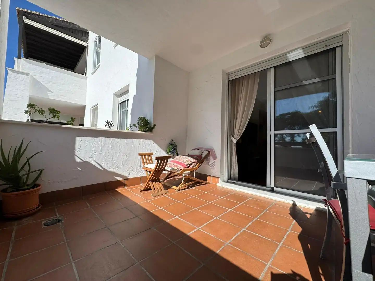 Vista exterior de Apartamento en venta en Rota con Terraza y Piscina comunitaria