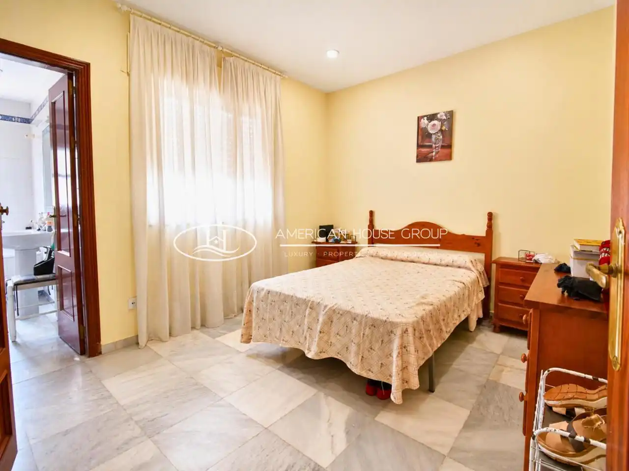 Dormitori de Casa o xalet en venda en Chiclana de la Frontera amb Jardí privat