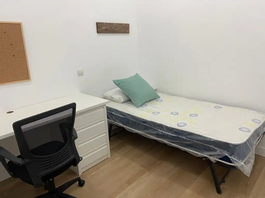 Dormitori de Apartament de lloguer en Madrid amb Moblat