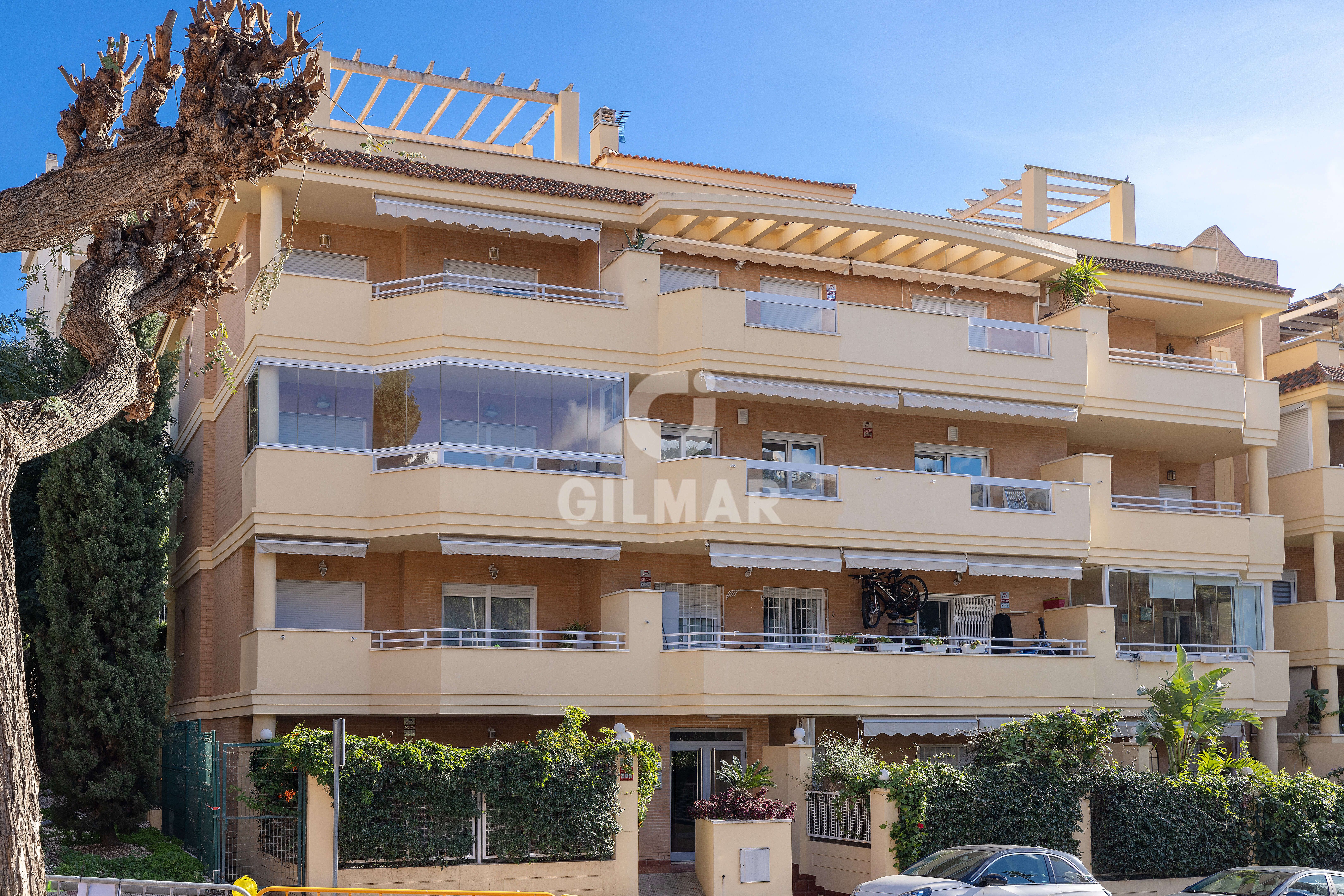 Exterior view of Attic for sale in Benalmádena  with Terrace, Storage room and Swimming Pool
