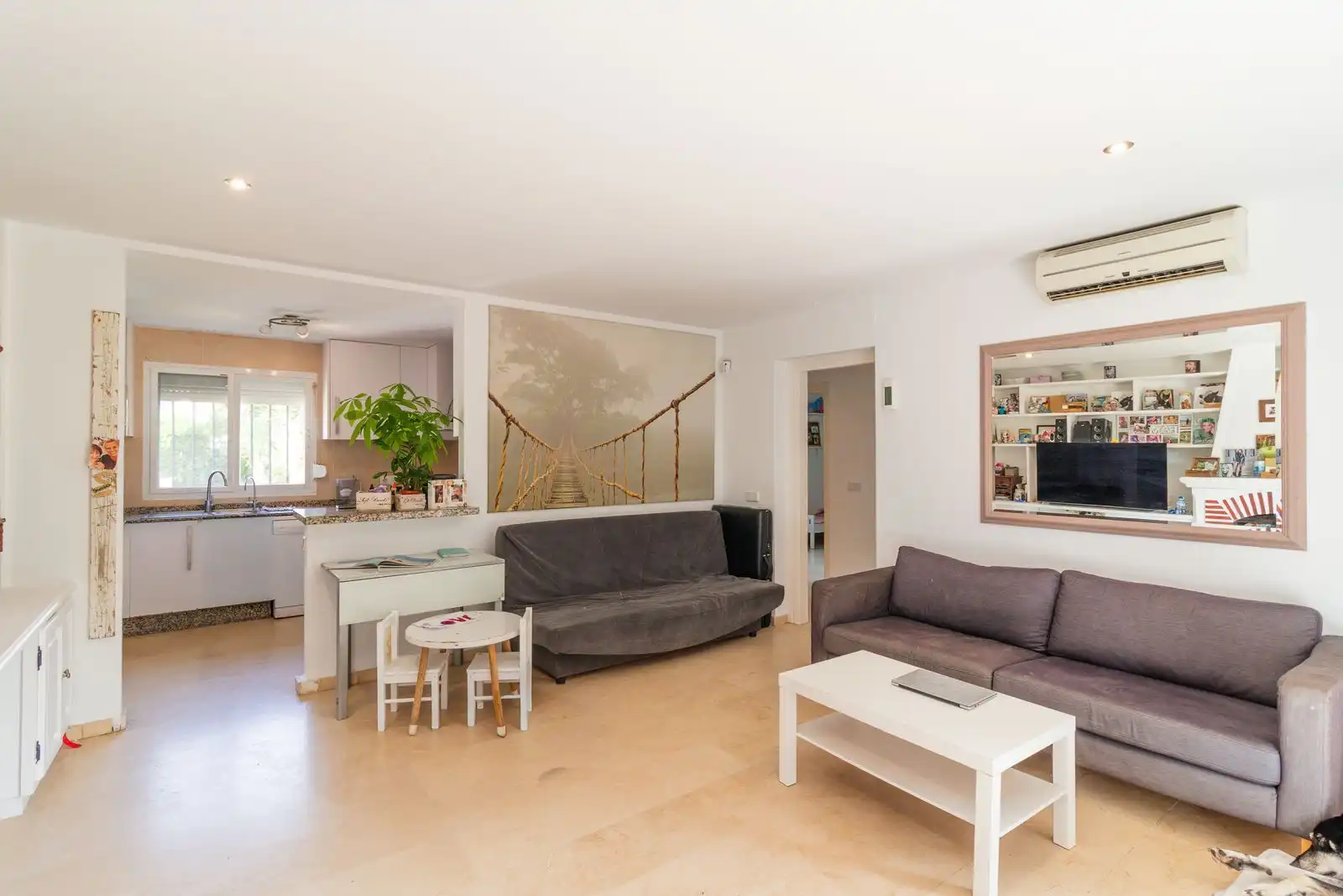 Wohnzimmer von Country house zum Verkauf in Estepona mit Klimaanlage, Privatgarten und Möbliert