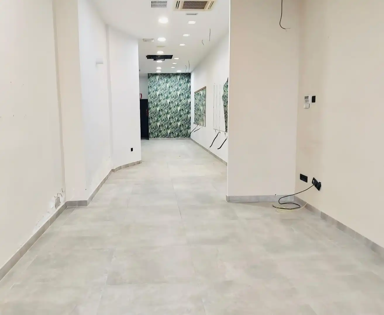 Local de alquiler en Elche / Elx con Aire acondicionado