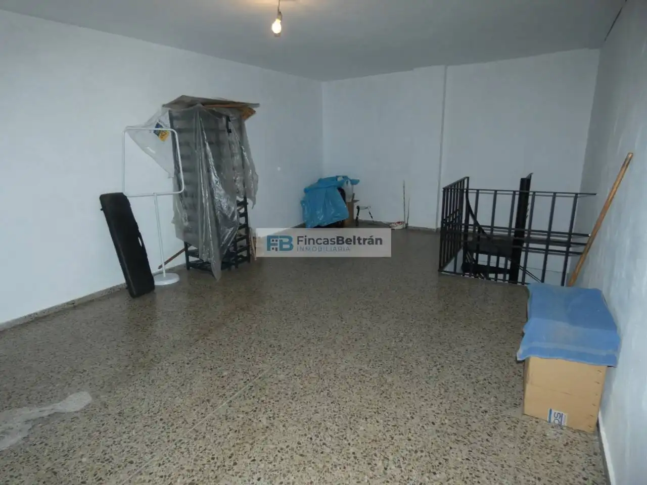 Locale commerciale in vendita a Calle ESCOLES CRISTIANES, imagen 4