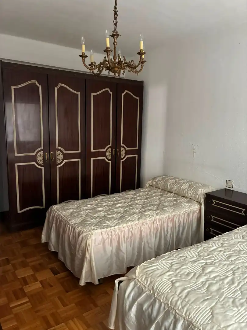Habitación de Piso en venta en Zaragoza con Calefacción, Amueblado y Horno