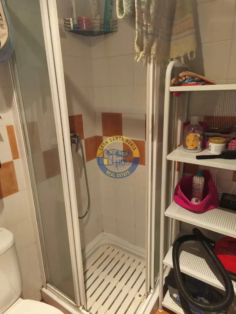 Bathroom of Apartments for sale in Puebla de Lillo  with Heating, Parquet flooring and Storage room