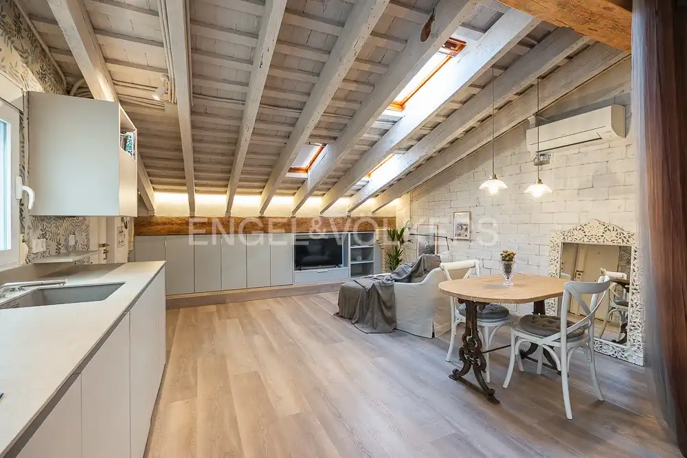 Exterior view of Flat for rent in Valencia  with Air Conditioner, Heating and Parquet flooring
