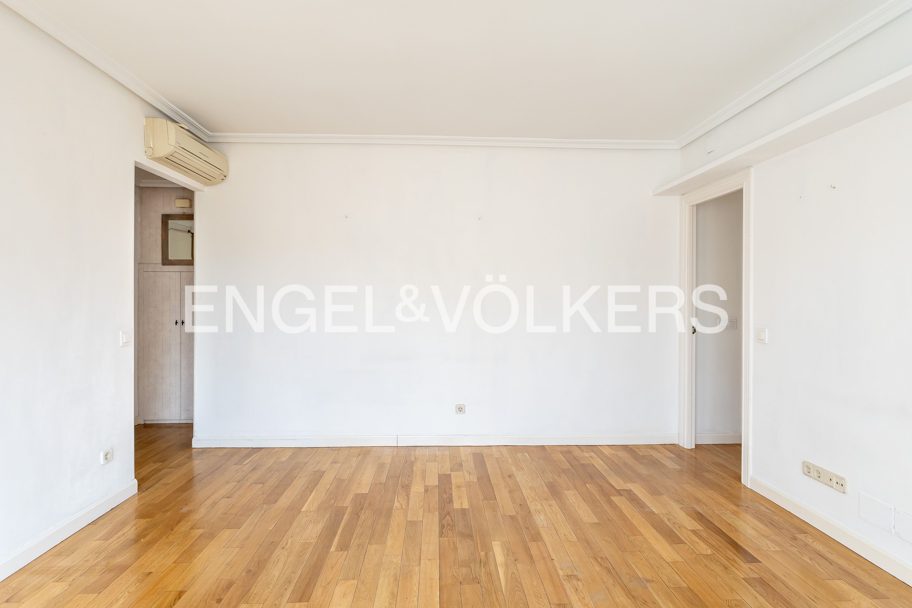 Sala de estar de Piso de alquiler en  Madrid Capital con Aire acondicionado, Calefacción y Se aceptan mascotas