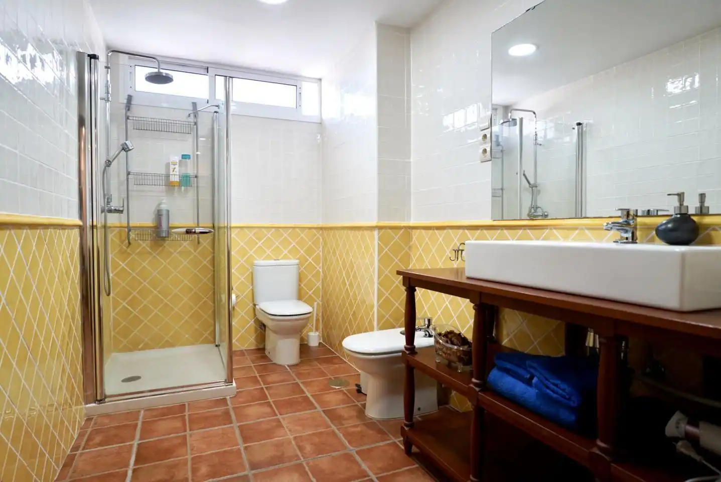 Flat for rent in Paseo Marítimo Rey de España, Las Gaviotas - Carvajal