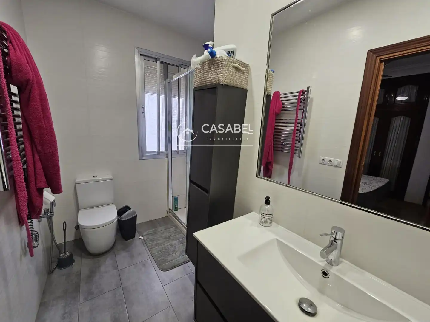 Badezimmer von Wohnung zur Miete in Córdoba mit Terrasse und Möbliert