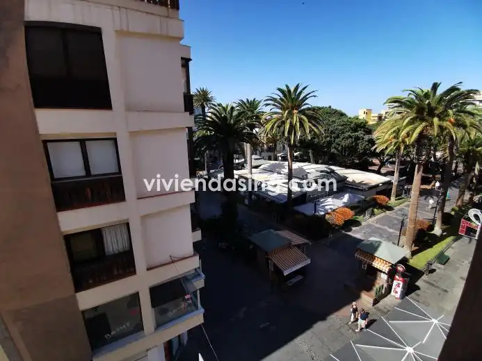 Vista exterior de Piso de alquiler en Puerto de la Cruz con Parquet, Amueblado y Lavadora