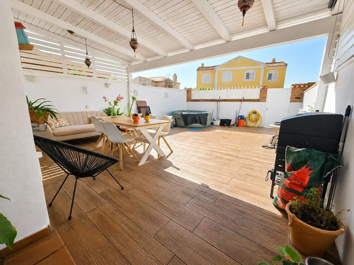 Terraza de Casa adosada en venta en Los Barrios