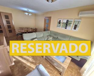 Living room of Flat for sale in Fuenlabrada  with Air Conditioner, Heating and Parquet flooring