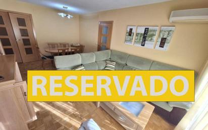 Living room of Flat for sale in Fuenlabrada  with Air Conditioner, Heating and Parquet flooring