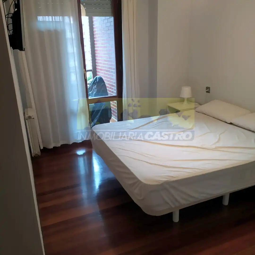 Schlafzimmer von Wohnung zur Miete in Castro-Urdiales mit Heizung, Möbliert und Balkon