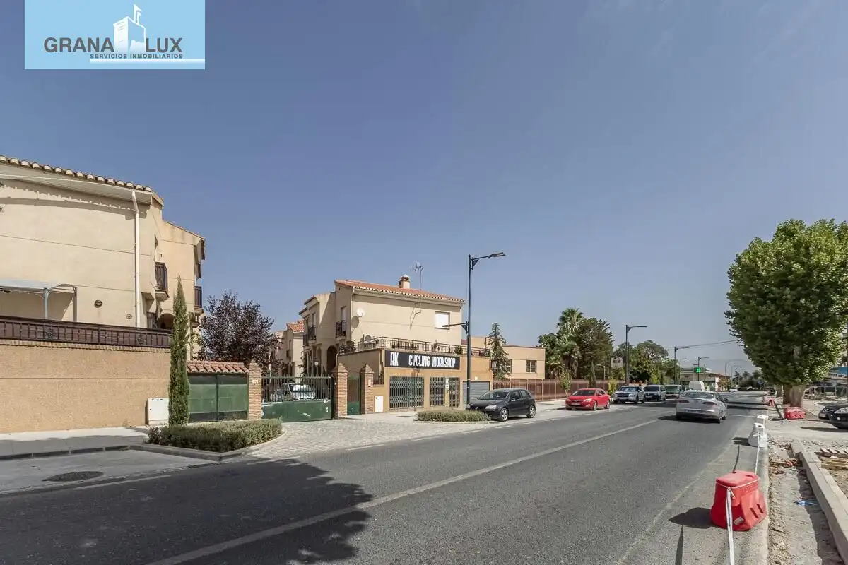 Casa aparellada amb terrassa en venda a Camino CEMENTERIO, imagen 40