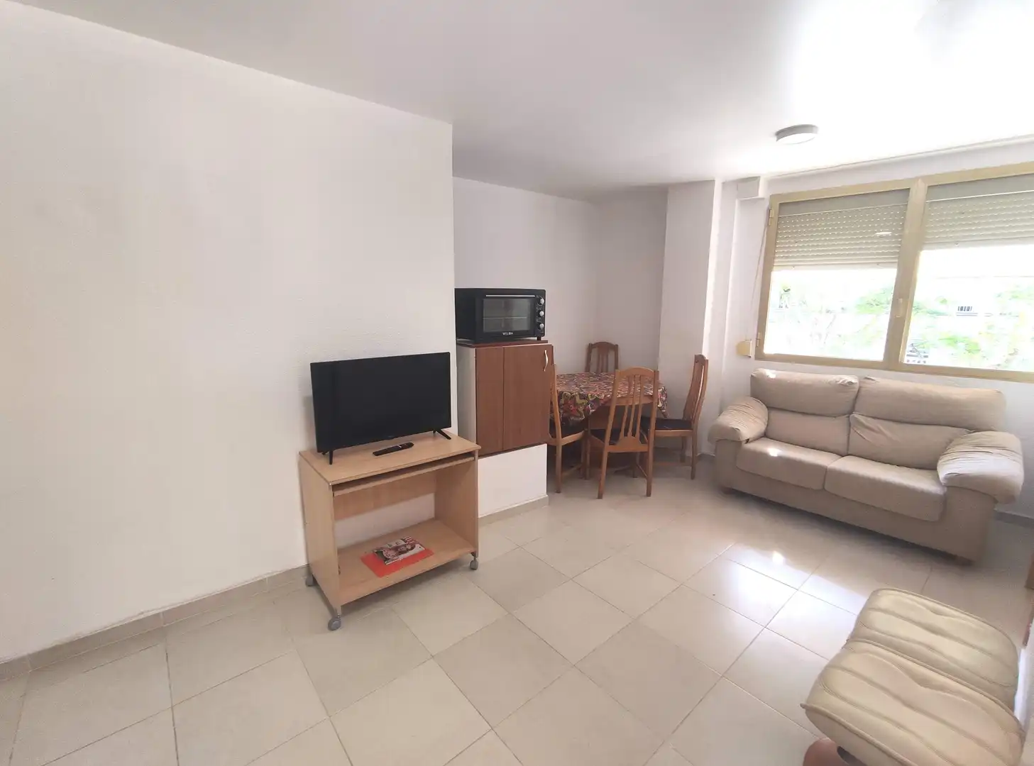Room in Plaza Crevillente - Antiguos Juzgados - El Asilo