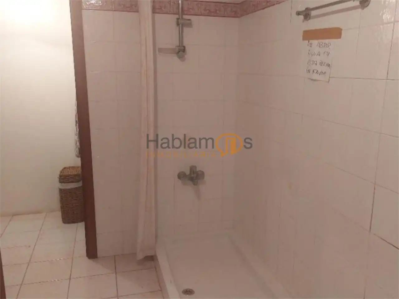 Baño de Casa o chalet en venta en Vilagarcía de Arousa con Calefacción, Jardín privado y Trastero