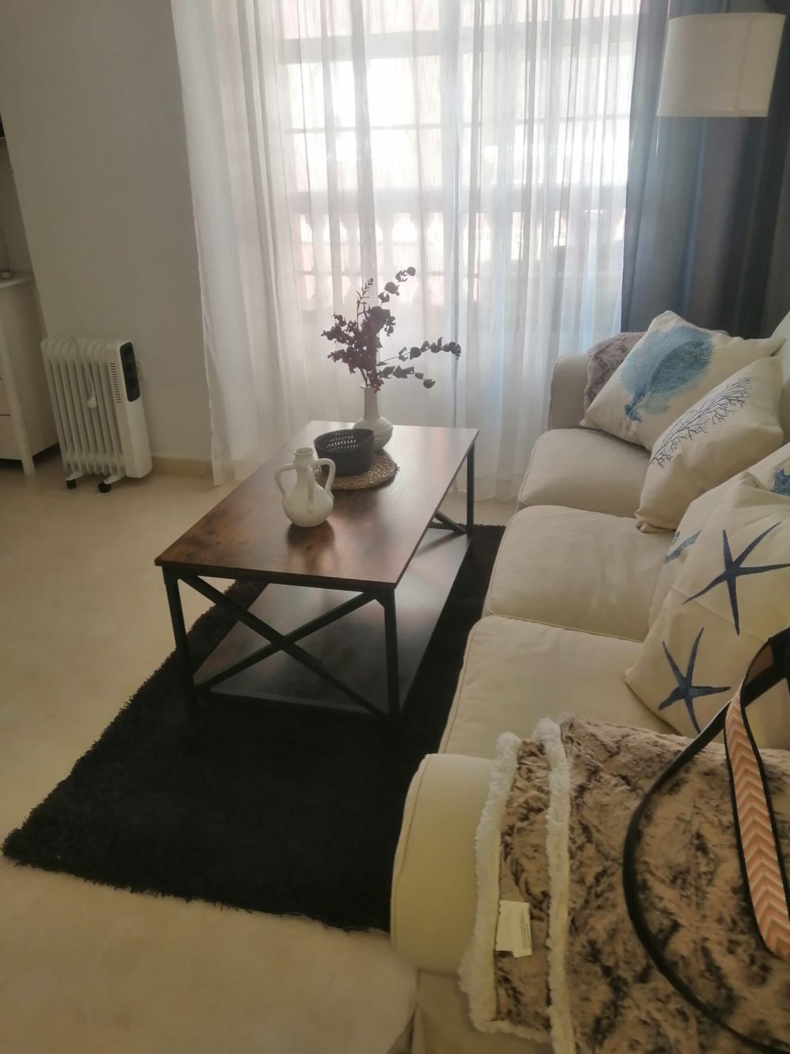 Sala d'estar de Apartament de lloguer en  Huelva Capital amb Aire condicionat, Moblat i Balcó