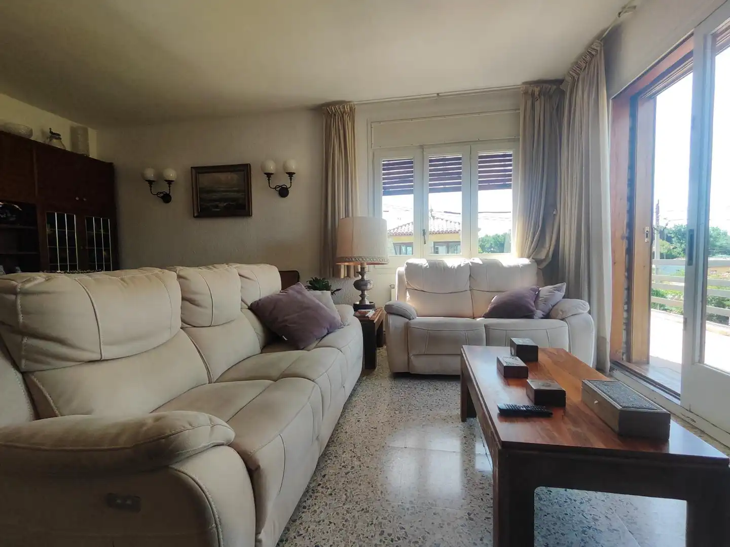 Sala d'estar de Casa o xalet en venda en Vallbona d'Anoia amb Aire condicionat, Jardí privat i Terrassa