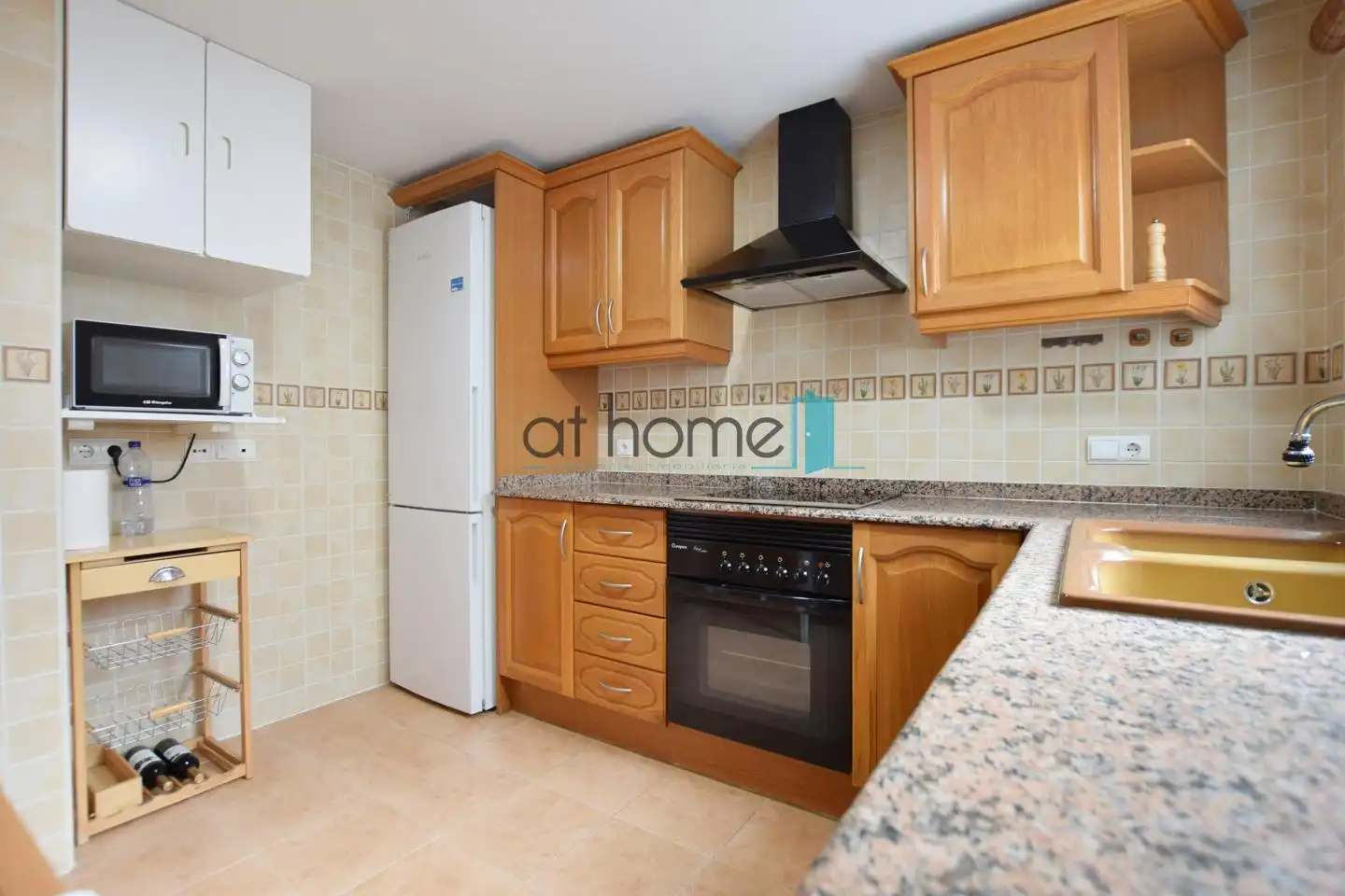 Flat for rent in Avinguda del País Valencià, Centro