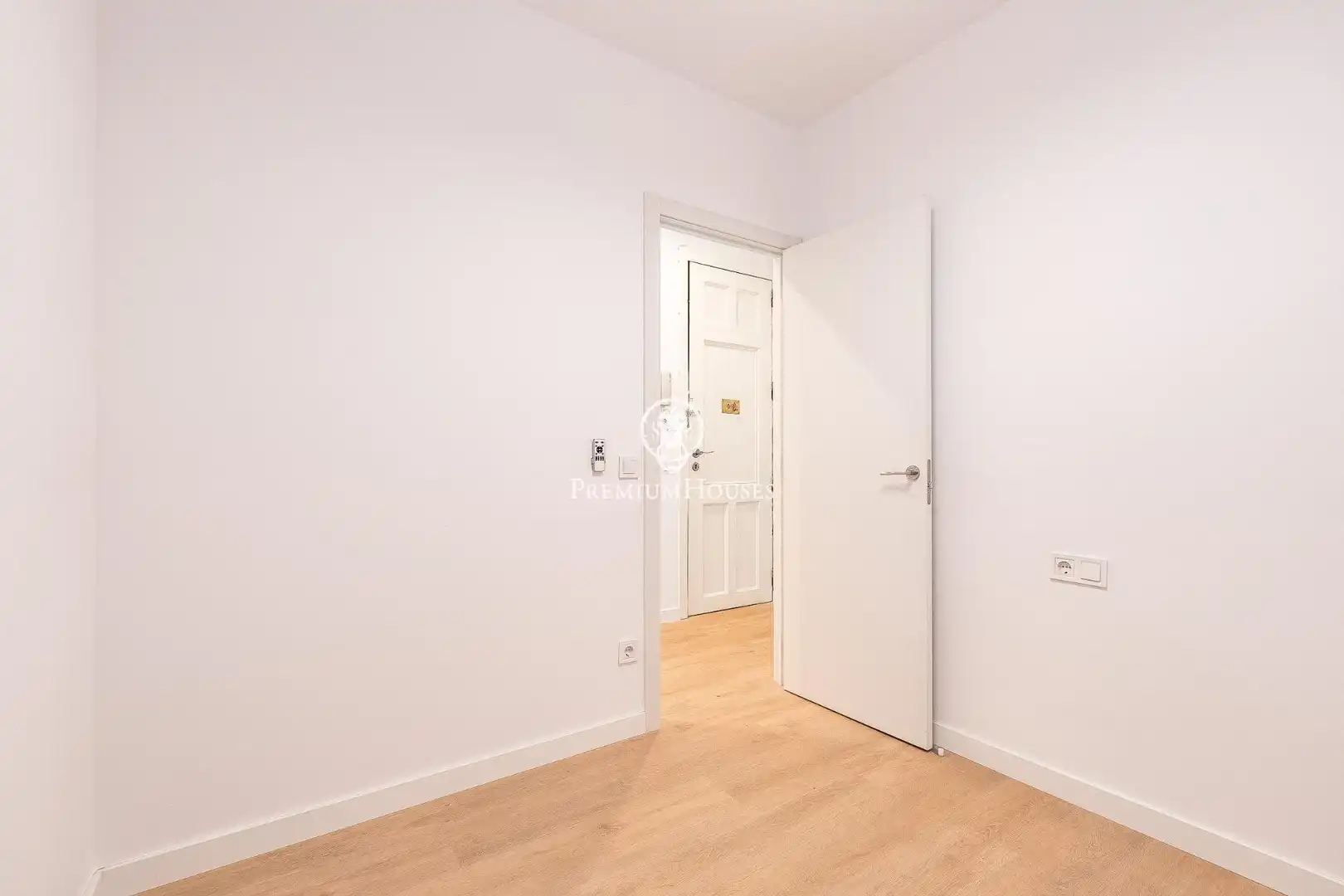 Apartments for sale in Barcelona  with Parquet flooring
