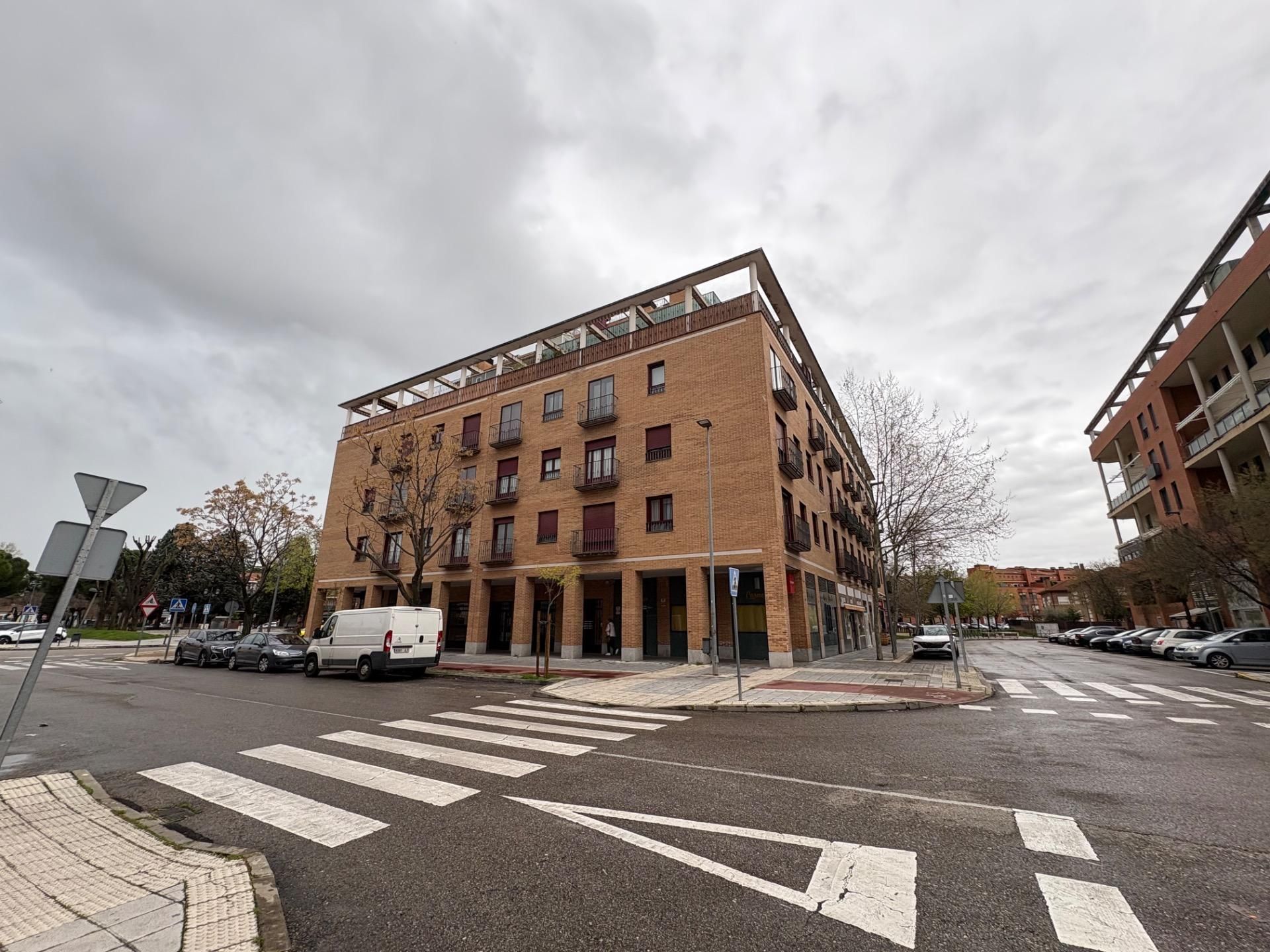 Vista exterior de Piso en venta en Azuqueca de Henares con Calefacción, Terraza y Balcón