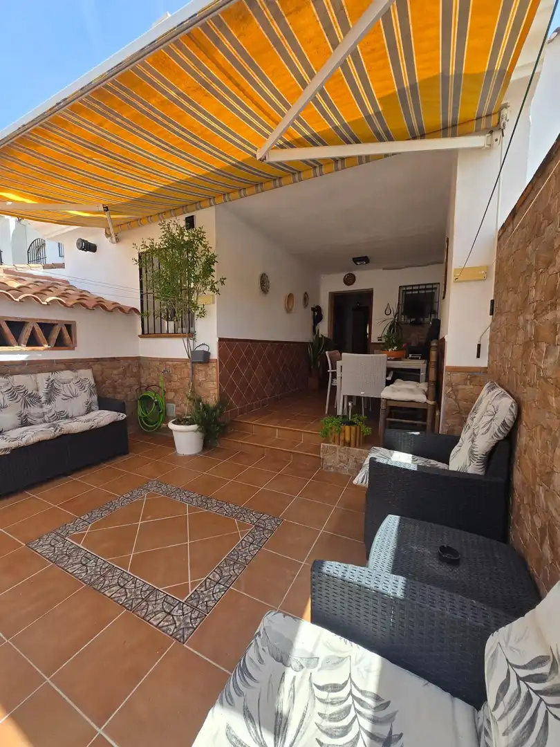 Terrassa de Casa adosada en venda en Alhaurín de la Torre amb Aire condicionat, Terrassa i Piscina comunitària