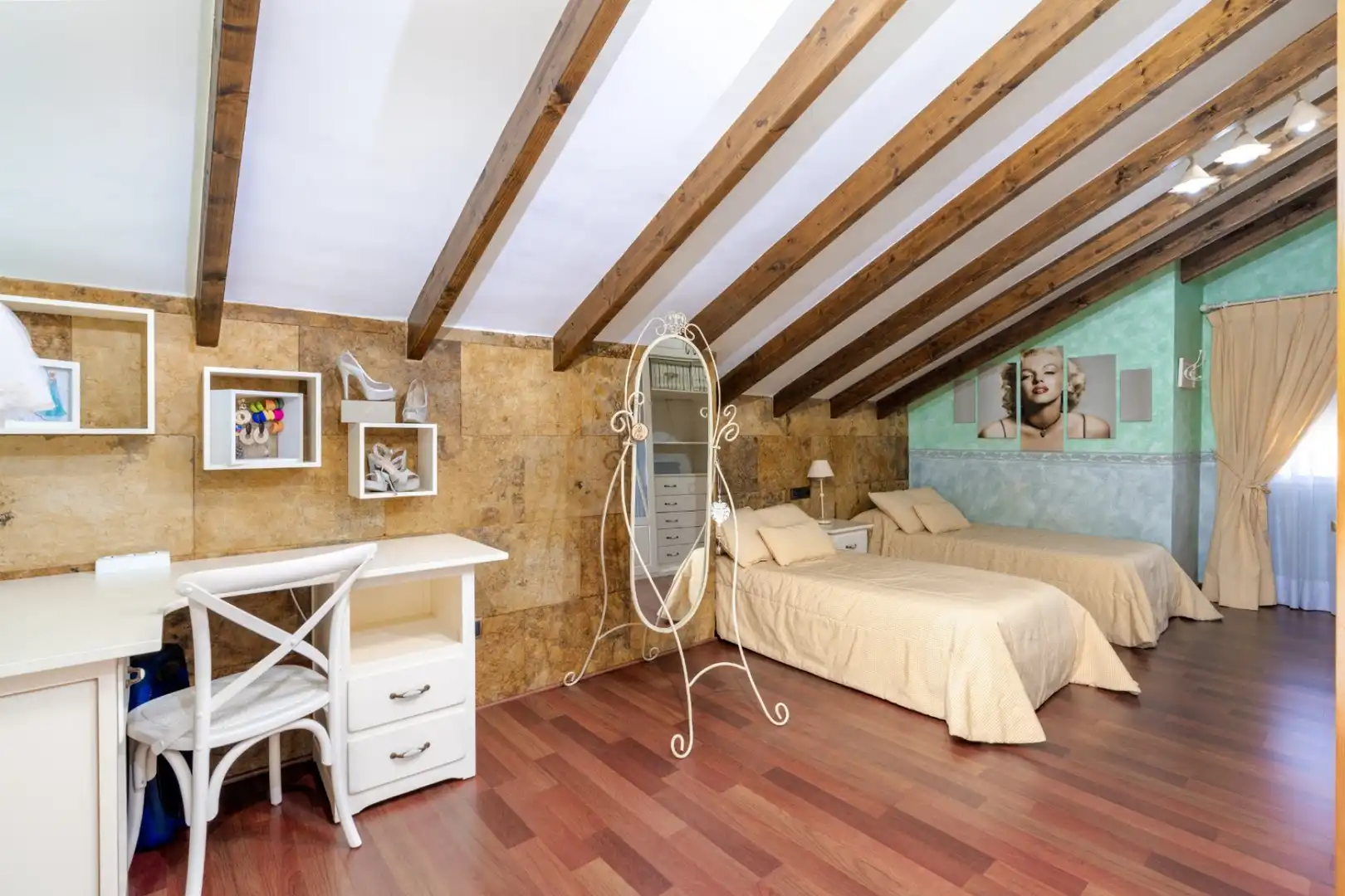Habitación de Casa o chalet en venta en San Vicente del Raspeig / Sant Vicent del Raspeig con Aire acondicionado, Calefacción y Jardín privado