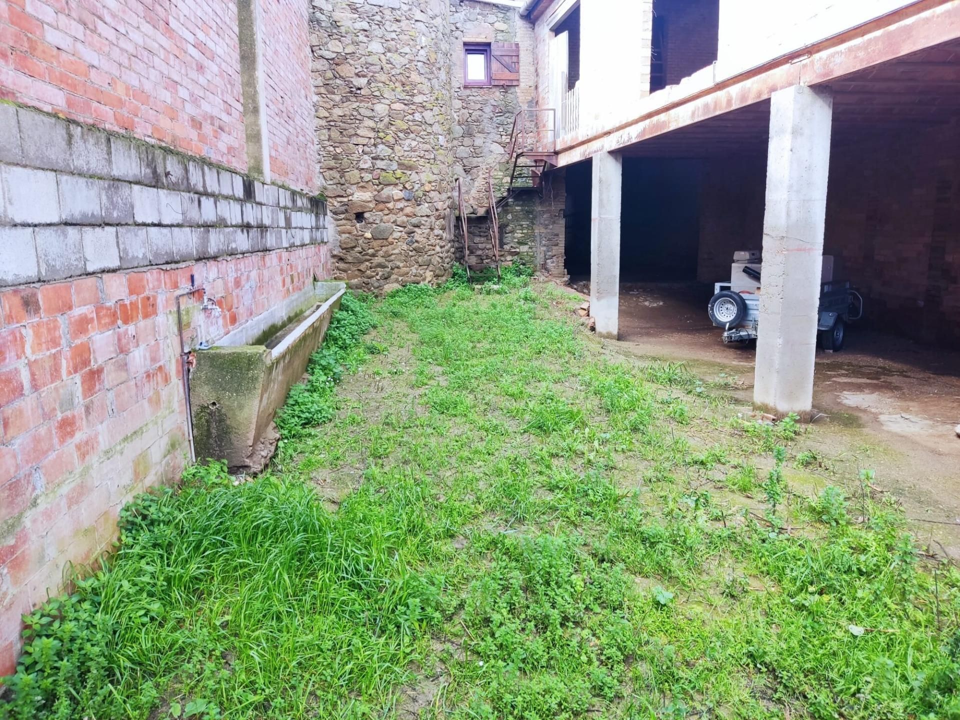 Building for sale in Peralada