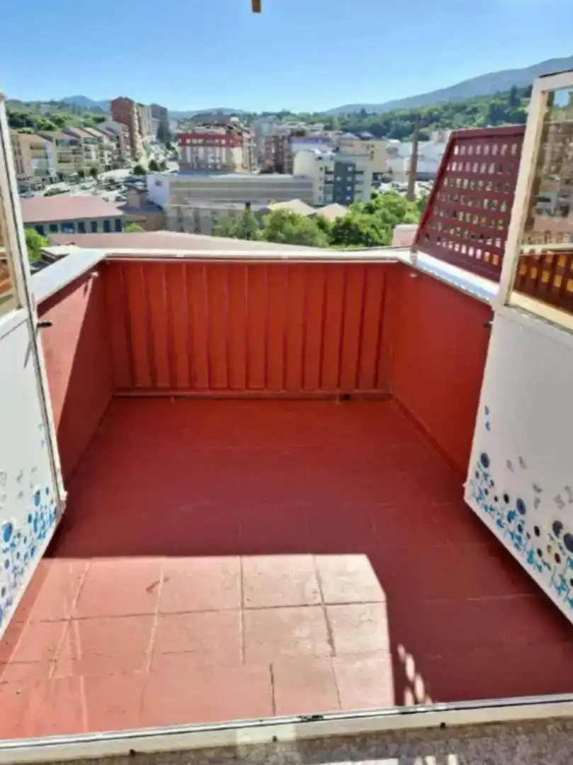Terrassa de Pis en venda en Béjar amb Parquet, Moblat i Rentadora