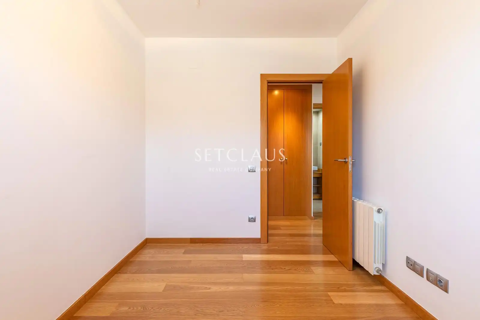 Schlafzimmer von Wohnung zum Verkauf in Badalona mit Klimaanlage, Heizung und Terrasse