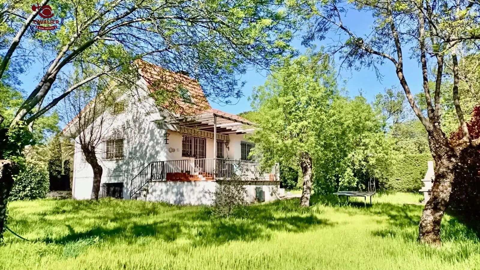 Vista exterior de Casa o xalet en venda en Guadarrama amb Calefacció, Jardí privat i Terrassa