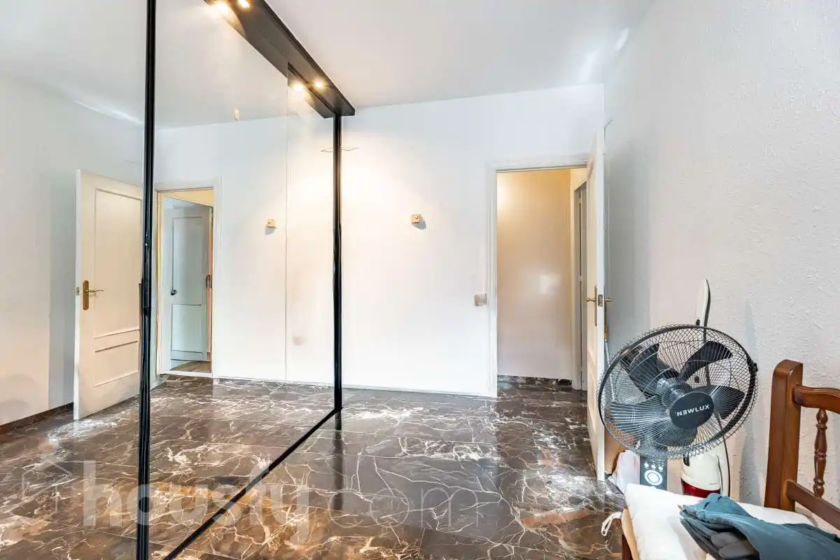 Flat for sale in Pallejà  with Air Conditioner, Heating and Balcony