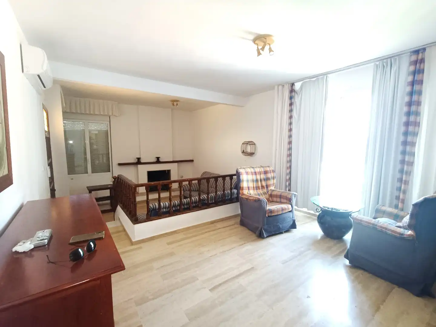 Sala de estar de Casa o chalet en venta en Espartinas con Aire acondicionado, Jardín privado y Terraza